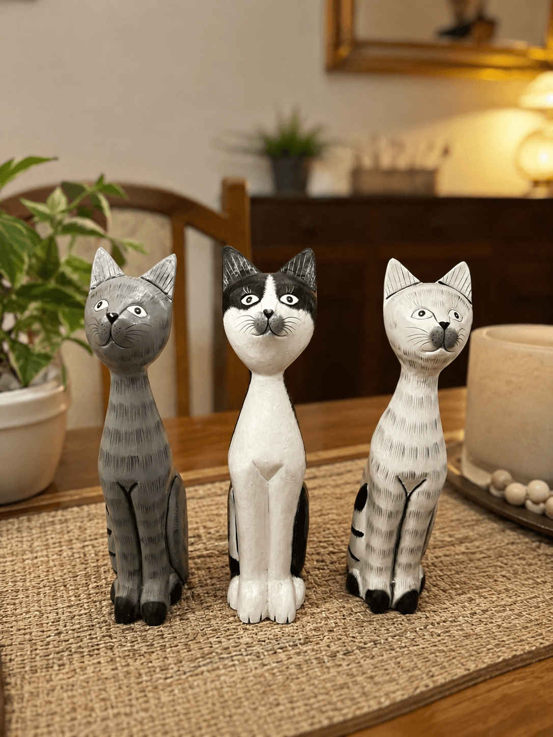 Sitting Cat Wooden Figurine